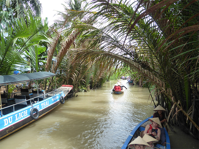 一番人気のツアー！一日：大河メコンデルタクルーズ（ミトー） ベトナム名物のココナッツキャンディ、蜂蜜農園見学、メコン名物料理「象耳魚」の昼食付き