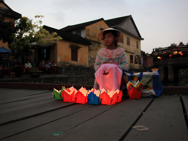 人気観光地スペシャル！一日：ダナン市内+ミーソン遺跡+ホイアン夜の観光+灯篭流し（昼食&ホイアン名物の夕食付）
